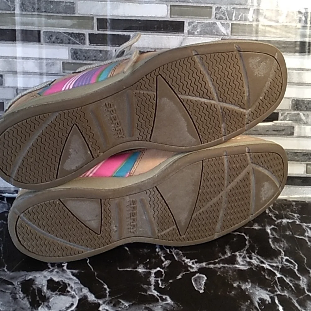 Girls 4.5 Sperry dock preppy shoes